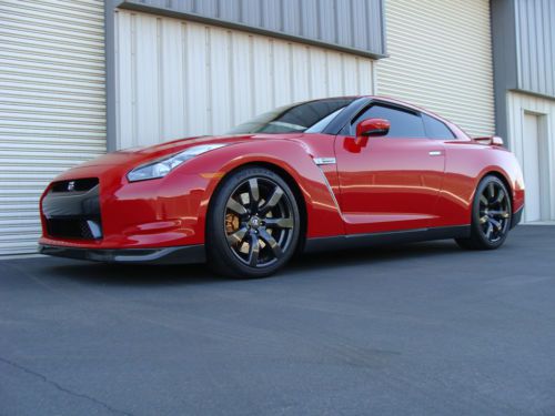 2011 nissan gtr, like new in and out, bose, navi, mats, tint, camera, xm, more!!
