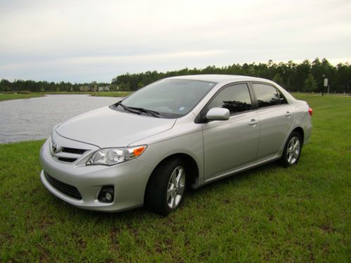 2012 toyota corolla le sedan 4-door 1.8l