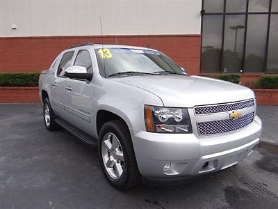 Chevrolet avalanche 4wd lt low miles 4 dr 4x4