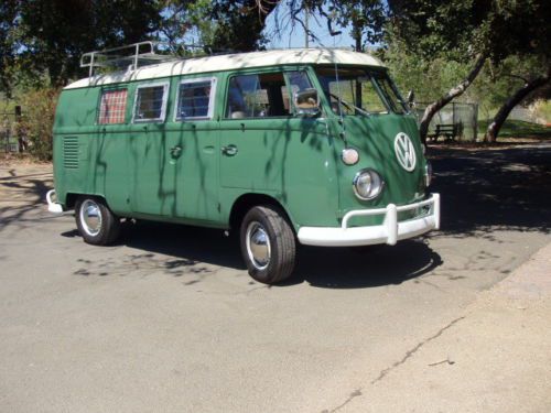 1966 vw volkswagen camper bus-restored like new. walk-through model