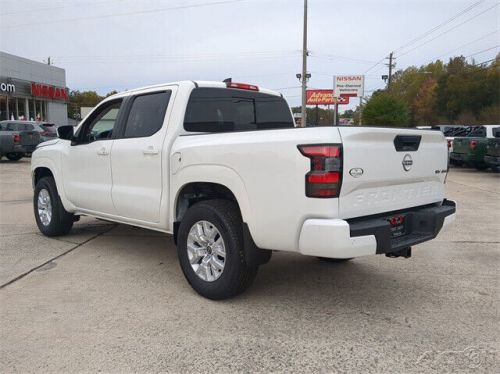 2024 nissan frontier sv