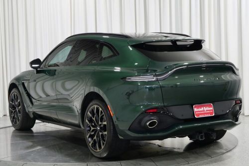 2022 aston martin dbx