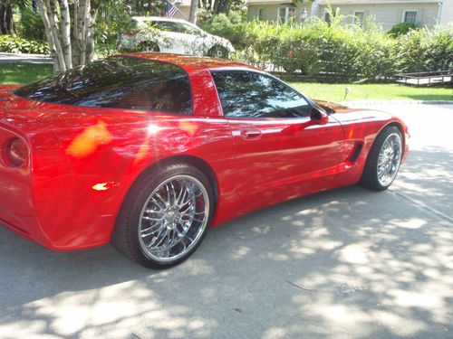 1998 chevrolet corvette base hatchback 2-door 5.7l