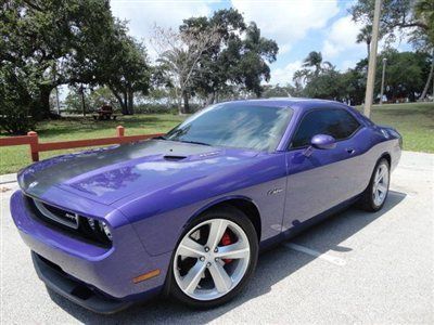 Challenger srt-8:12k miles!! nav,6.1l hemi,plum crazy,htd seats,mint!