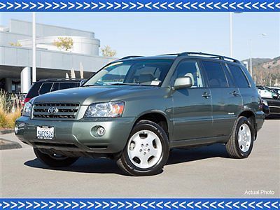 2006 highlander v6 4wd: exceptionally clean, offered by mercedes-benz dealership