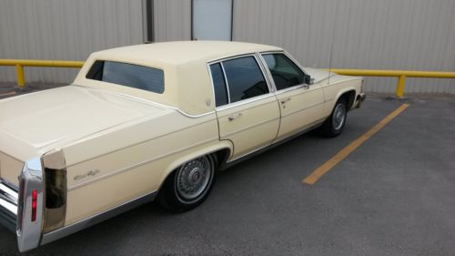 1986 cadillac fleetwood brougham sedan 4-door 5.0l