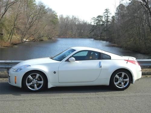 Sell used 07 NISSAN 350Z - TOURING - HEATED LEATHER SEATS - PEARL WHITE ...