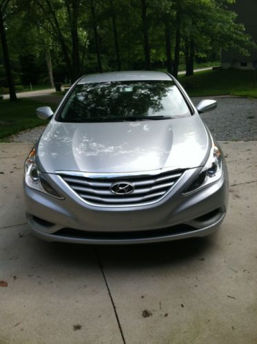 2011 hyundai sonata gls sedan 4-door 2.4l