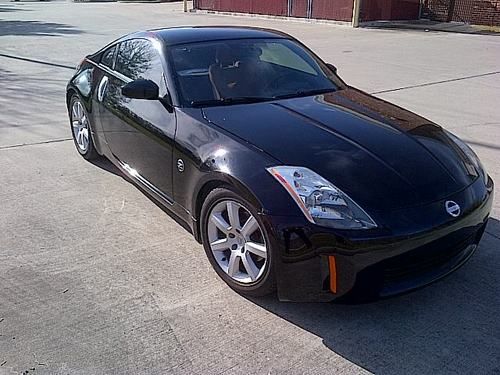 2004 nissan 350z black w/navigation