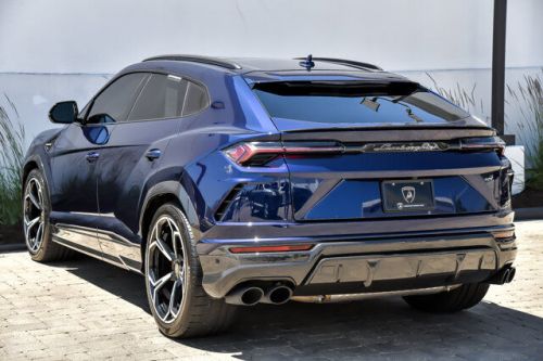 2022 lamborghini urus