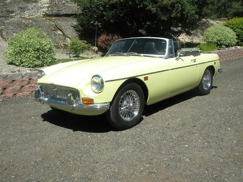 1969 mgb roadster - mg - same owner many years - very nice !!