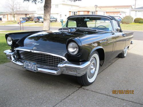 1957 ford thunderbird raven black/white