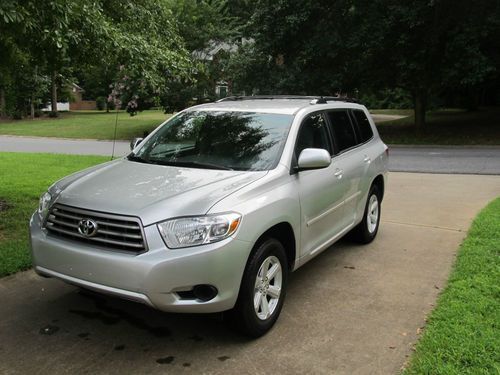 2010 toyota highlander *no reserve* 1 owner,4-door,entertain centers,3 row seats