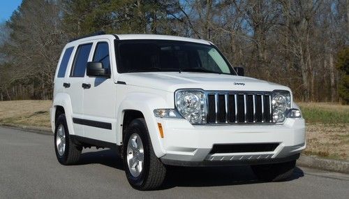 2011 jeep liberty sport 4x4 1 owner 80k. no reserve!!!