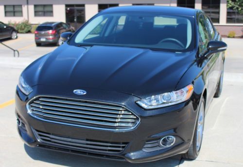 2013 ford fusion se sedan 4-door 2.0l