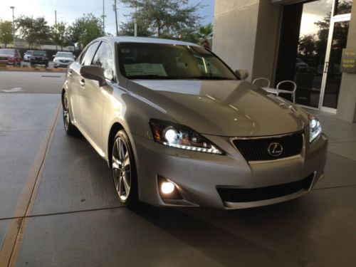 2011 lexus is350 base sedan 4-door 3.5l, navigation