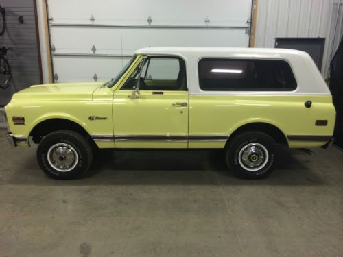 Yellow 1971 chevrolet blazer