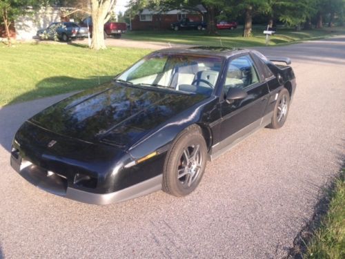 1985 pontiac fiero gt coupe 2-door 2.8l ****low miles****