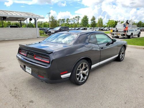 2016 dodge challenger sxt