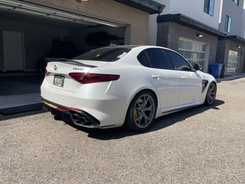 2017 alfa romeo giulia quadrifoglio