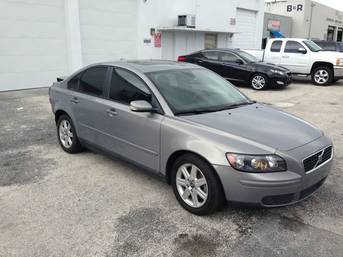 2005 volvo s40 i sedan 4-door 2.4l (damaged)