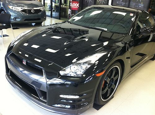 2013 nissan gt-r black edition