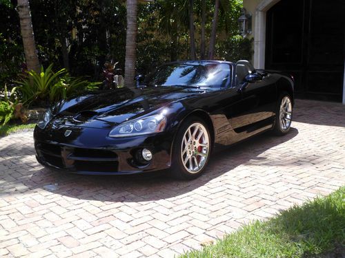 2004 dodge viper convertible *12,000 miles*florida car*mint!!!