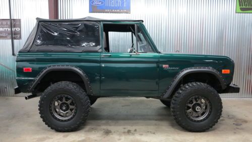 1970 bronco new power disc brakes, power steering, stroppe 4 speed, 17&#034; wheels