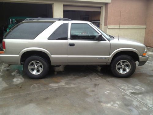 2002 chevy blazer, excellent condition.