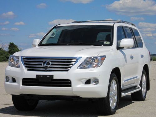 2010 lexus lx570  / white-gray / navigation / keyless-go / tv-dvd / rear camera