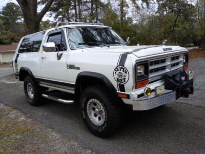 1989 dodge ramcharger 4x4 warn winch, light bar, dick cepek tires, 54k, clean