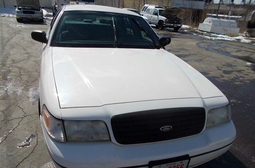 2000 ford crown victoria **police interceptor**    no reserve