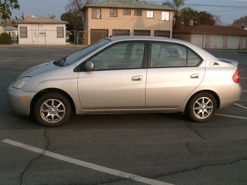 2001 toyota prius base sedan 4-door 1.5l