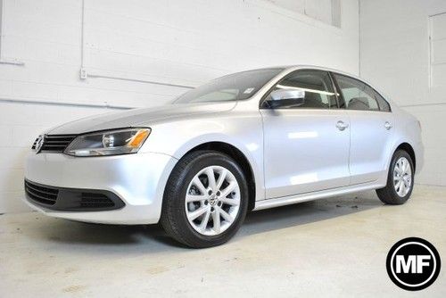 Vw 2.5 se moonroof bluetooth alloy wheels heated seats satellite radio aux in