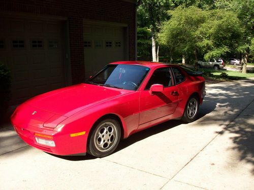 1988 porsche 944 turbo coupe 2-door 2.5l / original owner / 16,923 miles/ red/bl