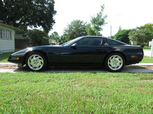 1994 chevrolet corvette base hatchback 2-door 5.7l