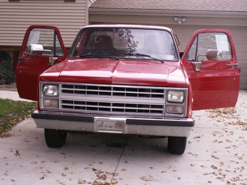 1978 chevy flatbed/steel truck 1 ton