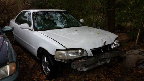 Base sedan 4-door 2.5l repairable or parts car