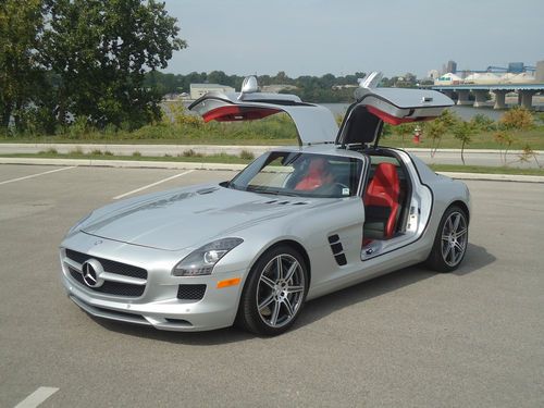 2012 mercedes-benz sls amg base coupe 2-door 6.3l