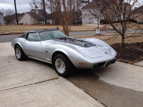 Chevrolet corvette stingray 1975