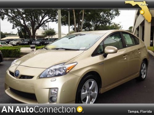 Toyota prius v navigation back up camera leather 40k mi  1 owner