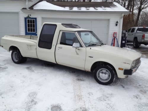 1981 plymouth arrow pickup base standard cab pickup 2-door 2.0l