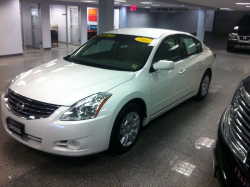 2012 nissan 2.5 s