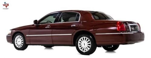 2004 lincoln town car signature sedan 4d