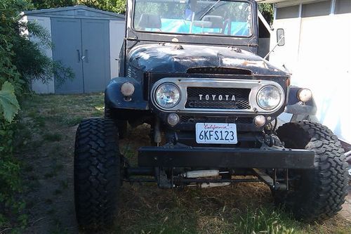 1967 toyota fj 40 rock crawler