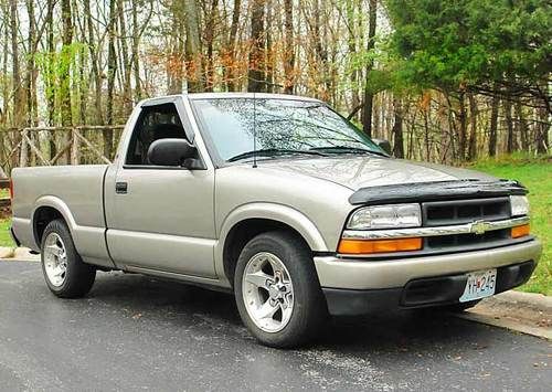 2000 chevrolet s10 ls standard cab pickup 2-door 2.2l pewter metallic