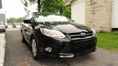 2012 ford focus se sedan 4-door 2.0l