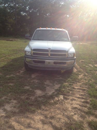 2002 dodge ram 3500 base crew cab pickup 2-door 5.9l