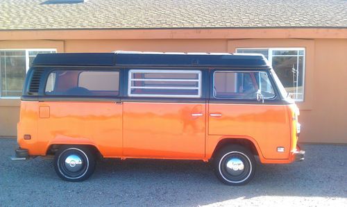 1973 volkswagen bus/camper with pop top