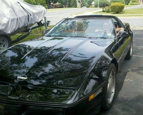 1988 chevrolet corvette base hatchback 2-door 5.7l